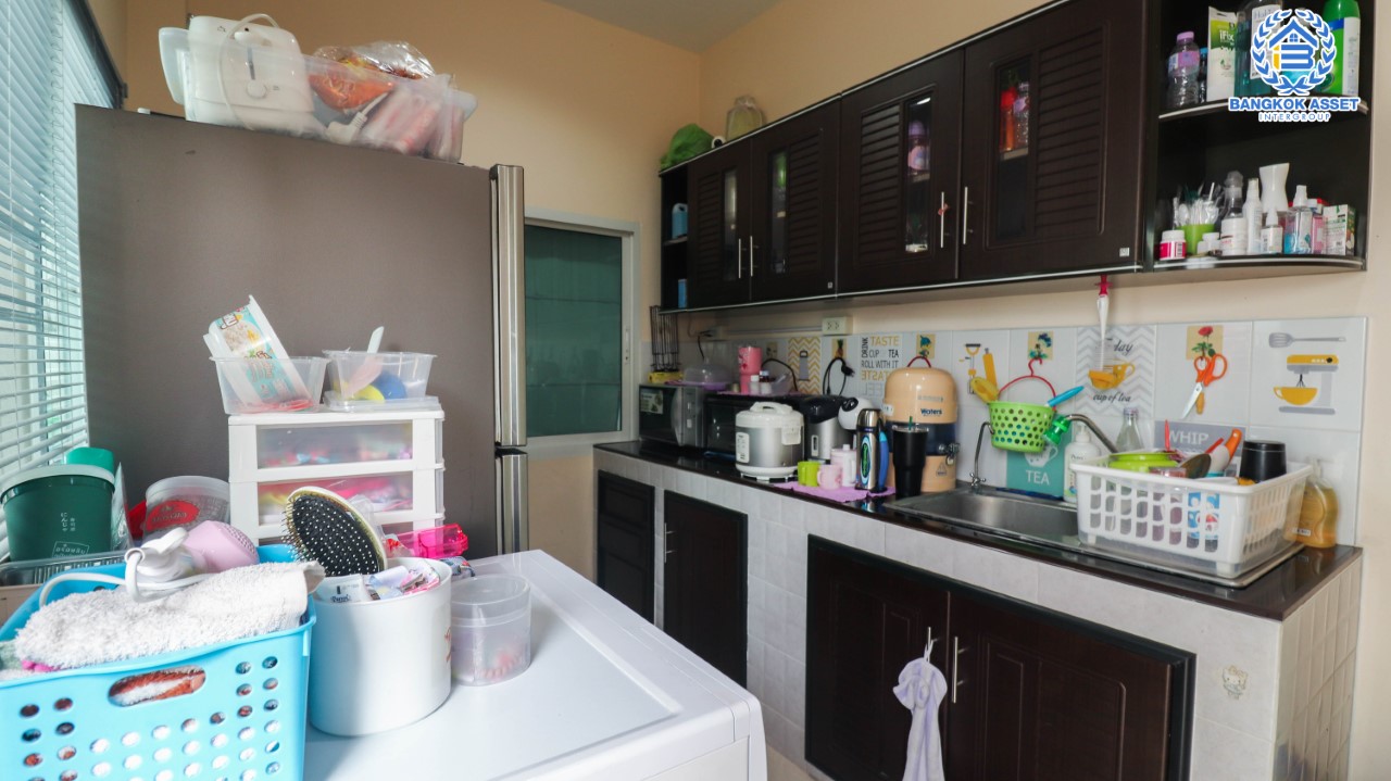 *****บ้านเดี่ยวมือสอง ม.บ้านสุขสบาย เอกชัย-บางบอน เนื้อที่ 110.5 ตร.ว. ฟังก์ชัน 4 ห้องนอน 3 ห้องน้ำ จอดรถได้ 4 คัน พื้นที่ใช้สอยเยอะถึง 194 ตร.ม. บนทำเลศักยภาพ เชื่อมต่อหลายเส้นทาง ใกล้เซ็นทรัลพระราม2 จุดขึ้นทางด่วน "พระราม2"